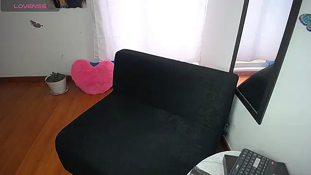 sexylatina001 online show from October 2025 02:18:01 PM