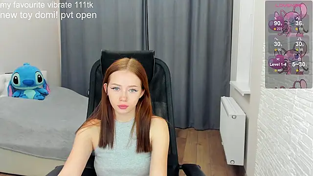 Hot Mia  online show from December 2024 01:57:02 PM