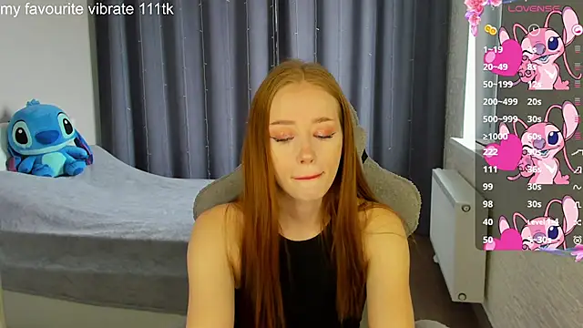 Hot Mia  online show from March 2025 11:44:02 AM