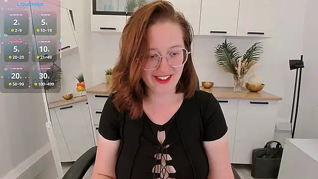 Charmy Gracy online show from June 2026 02:01:02 PM