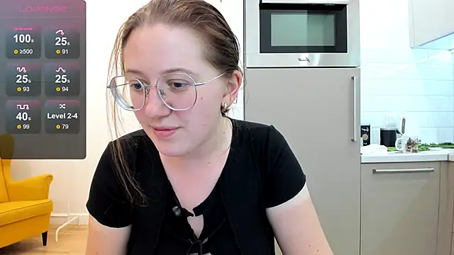 Snapshot of Charmy_Gracy chatting on June 2026 07:02:02 PM Charmy Gracy online show from June 2026 07:02:02 PM