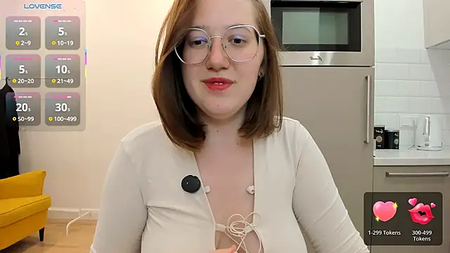 Snapshot of Charmy_Gracy chatting on June 2026 08:40:02 AM Charmy Gracy online show from June 2026 08:40:02 AM