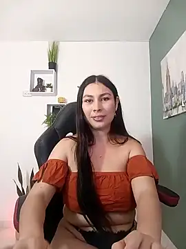 Snapshot of bella_99_ chatting on December 2024 02:37:01 PM bella 99 online show from December 2024 02:37:01 PM