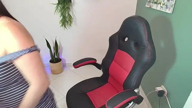 Snapshot of bella_99_ chatting on January 2025 02:40:02 PM bella 99 online show from January 2025 02:40:02 PM