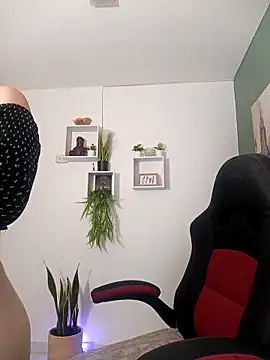 Snapshot of bella_99_ chatting on February 2025 02:55:02 PM bella 99 online show from February 2025 02:55:02 PM