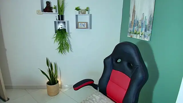 Snapshot of bella_99_ chatting on March 2025 12:15:01 PM bella 99 online show from March 2025 12:15:01 PM