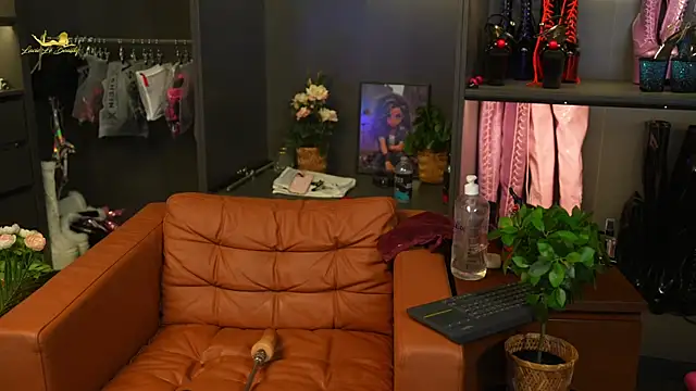 Snapshot of lacie_le_beauty chatting on January 2025 05:12:02 PM lacie le beauty online show from January 2025 05:12:02 PM