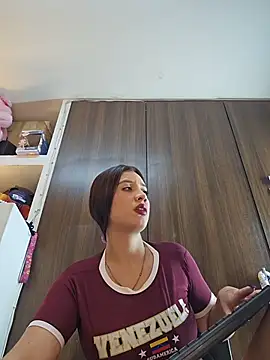 Snapshot of Rebeca_xs chatting on February 2026 07:28:02 AM Rebeca xs online show from February 2026 07:28:02 AM