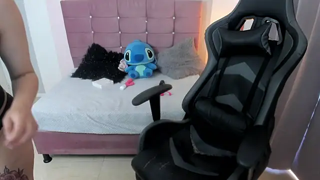 Snapshot of Wanda_sg chatting on October 2025 06:37:01 PM Wanda sg online show from October 2025 06:37:01 PM