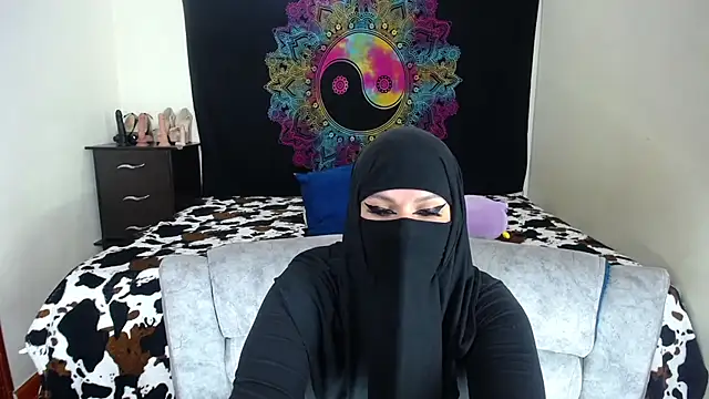 evelyn  salah online show from November 2025 11:51:02 PM