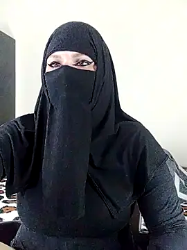 Snapshot of evelyn__salah chatting on July 2026 08:48:01 PM evelyn salah online show from July 2026 08:48:01 PM