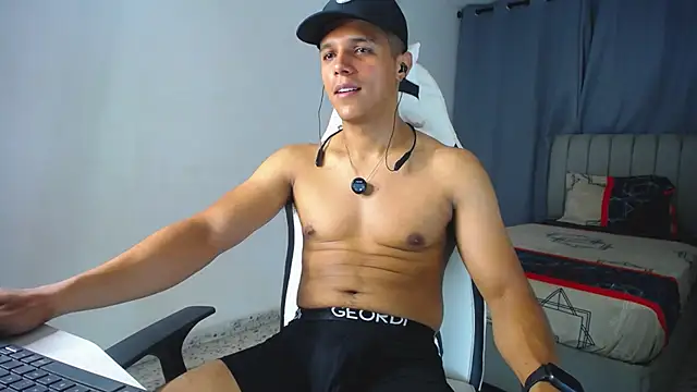 DavidAngell7 online show from October 2025 05:05:01 AM