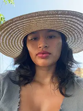 Snapshot of sexi_noemi chatting on February 2025 02:15:02 PM sexi noemi online show from February 2025 02:15:02 PM