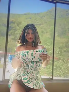 Snapshot of sexi_noemi chatting on September 2025 03:50:02 PM sexi noemi online show from September 2025 03:50:02 PM