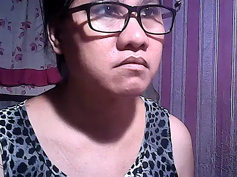 sweetsosie18 online show from November 2025 05:57:01 PM