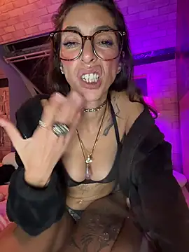 amanilouve online show from March 2026 10:59:02 PM