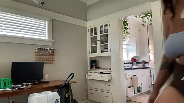 dreamyriri online show from April 2026 09:08:02 PM