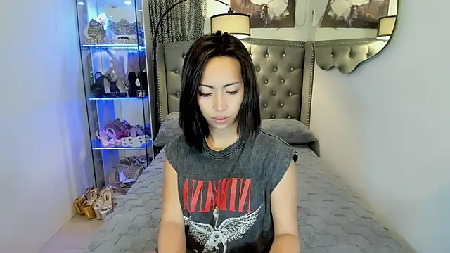 reighnempress online show from October 2025 02:20:01 AM