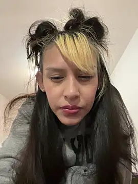 Snapshot of LunaGelatti chatting on January 2025 09:59:01 AM LunaGelatti online show from January 2025 09:59:01 AM