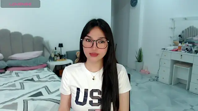 Snapshot of LoveMarieFoxxx chatting on February 2026 06:39:01 PM LoveMarieFoxxx online show from February 2026 06:39:01 PM