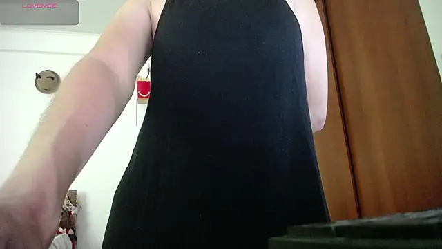 Snapshot of Moon_lunita chatting on February 2026 07:18:01 PM Moon lunita online show from February 2026 07:18:01 PM