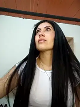 Snapshot of Tania_mature chatting on February 2026 05:19:01 PM Tania mature online show from February 2026 05:19:01 PM