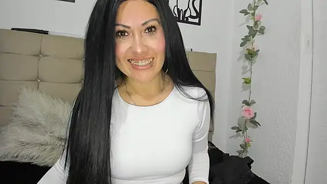 Snapshot of Tania_mature chatting on May 2026 07:43:01 PM Tania mature online show from May 2026 07:43:01 PM