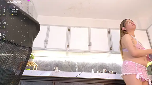 nicol snow online show from March 2026 07:06:02 PM