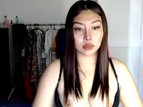 urqueendominant online show from February 2025 04:10:01 AM