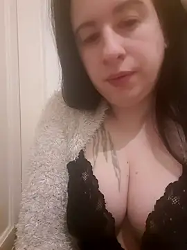 Snapshot of Tinka-Bella-Privat chatting on April 2026 04:06:01 AM Tinka-Bella-Privat online show from April 2026 04:06:01 AM