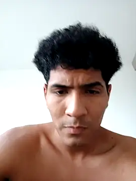 riquer09 online show from November 2025 10:20:02 PM