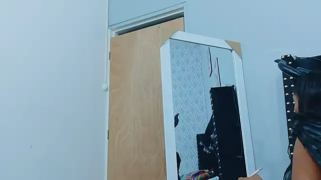 colombiamommy online show from October 2025 12:39:02 PM