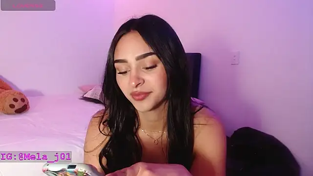 Melaniie01 online show from December 2024 10:52:02 PM