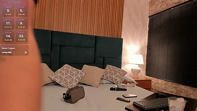 Kareena chopra online show from October 2025 12:28:01 PM