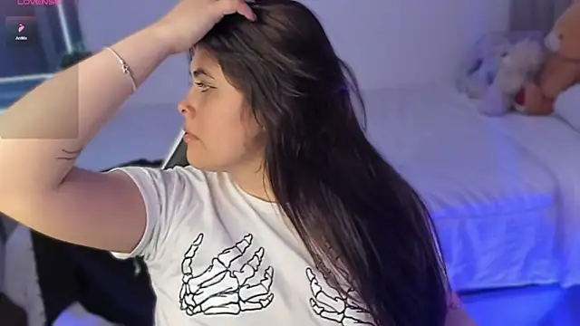 Alyaa s online show from March 2025 11:53:02 PM