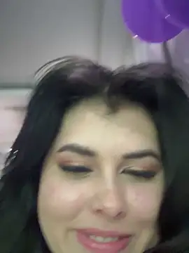 Alyaa s online show from October 2025 11:02:01 PM