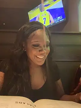 TilaTotti online show from February 2025 05:44:02 AM