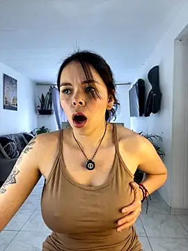 carolina16love online show from October 2025 09:02:01 PM