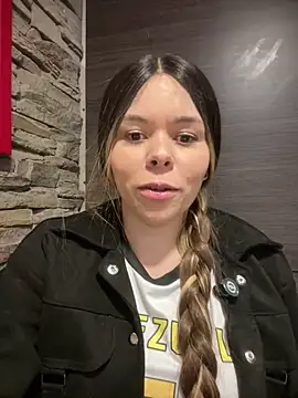 carolina16love online show from May 2026 07:34:01 PM