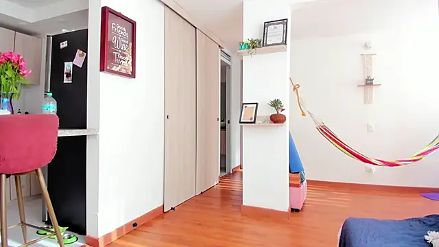 karlye 5 online show from February 2025 01:17:02 PM