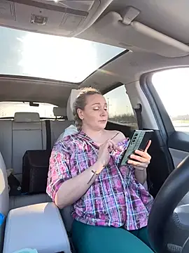 Snapshot of Bondgirl_013 chatting on December 2024 08:00:02 AM Bondgirl 013 online show from December 2024 08:00:02 AM