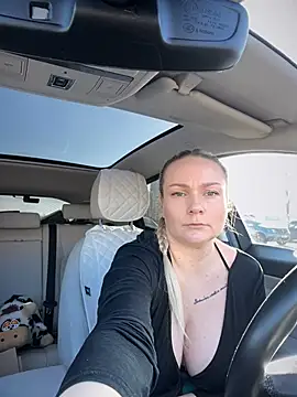 Snapshot of Bondgirl_013 chatting on January 2025 08:07:02 AM Bondgirl 013 online show from January 2025 08:07:02 AM