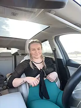 Snapshot of Bondgirl_013 chatting on January 2025 08:33:01 AM Bondgirl 013 online show from January 2025 08:33:01 AM