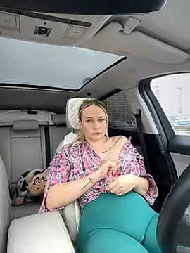 Snapshot of Bondgirl_013 chatting on January 2025 07:58:02 AM Bondgirl 013 online show from January 2025 07:58:02 AM