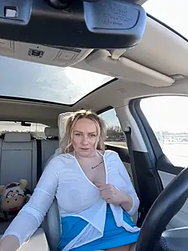 Snapshot of Bondgirl_013 chatting on February 2025 09:16:01 AM Bondgirl 013 online show from February 2025 09:16:01 AM