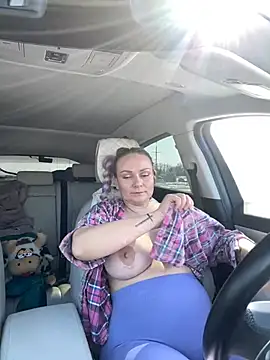 Snapshot of Bondgirl_013 chatting on February 2025 10:20:02 AM Bondgirl 013 online show from February 2025 10:20:02 AM