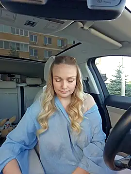 Snapshot of Bondgirl_013 chatting on September 2025 01:00:01 PM Bondgirl 013 online show from September 2025 01:00:01 PM