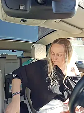 Snapshot of Bondgirl_013 chatting on October 2025 09:07:02 AM Bondgirl 013 online show from October 2025 09:07:02 AM