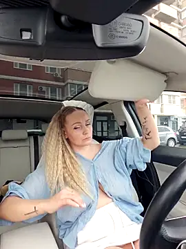 Snapshot of Bondgirl_013 chatting on October 2025 11:10:01 AM Bondgirl 013 online show from October 2025 11:10:01 AM