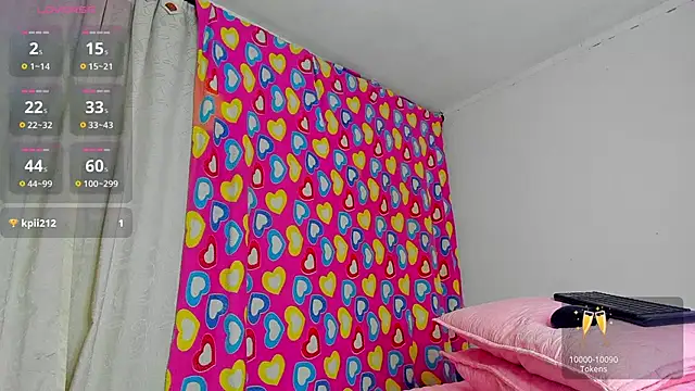 caroline tovar online show from February 2025 11:37:02 PM